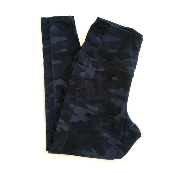 Danskin blue camo leggings, size large. - Picture 6 of 8